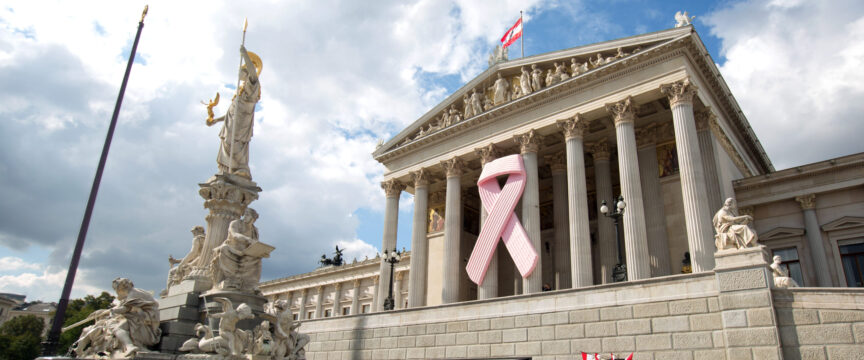 PINK RIBBON AM PARLAMENT IN WIEN