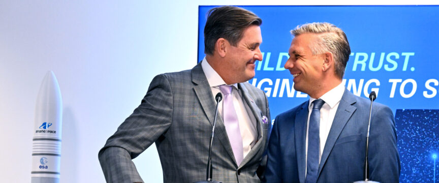 APA-Images / APA / HANS KLAUS TECHT – Infrastrukturminister Peter Hanke (SPÖ) und Wirtschaftsminister Wolfgang Hattmannsdorfer (ÖVP) im Rahmen des Pressegesprächs zum Thema "Bilanz über ein halbes Jahr Industriestrategie" Top-Thema Titelbild